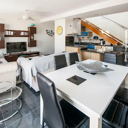 Apartman Marfolin 21 *